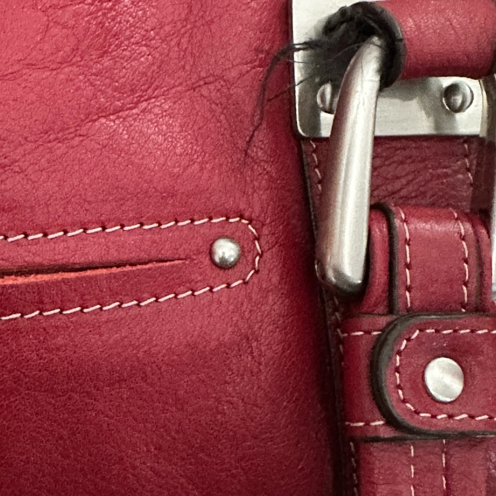 Elegant Red Leather Satchel - Picture 4 of 9